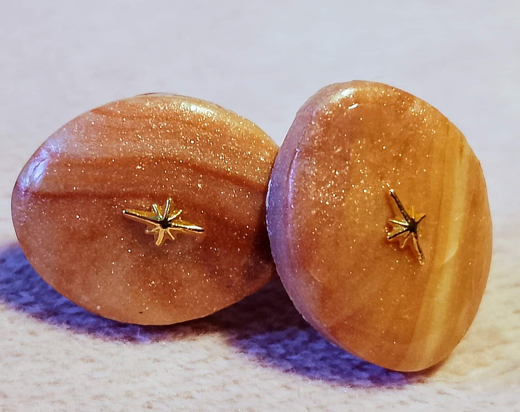 boucles d'oreilles ovales ambrées brillantes